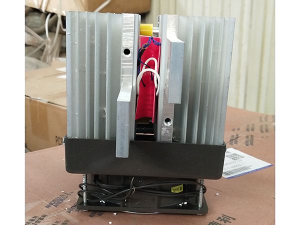 固態(tài)繼電器